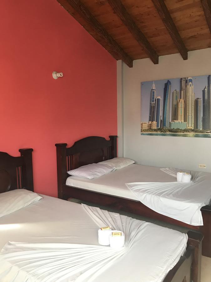 Hotel Calipso Marinilla Eksteriør billede